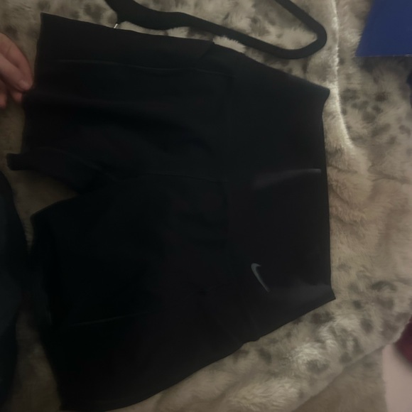 Nike Women's Athletic Black Shorts - Picture 1 of 2